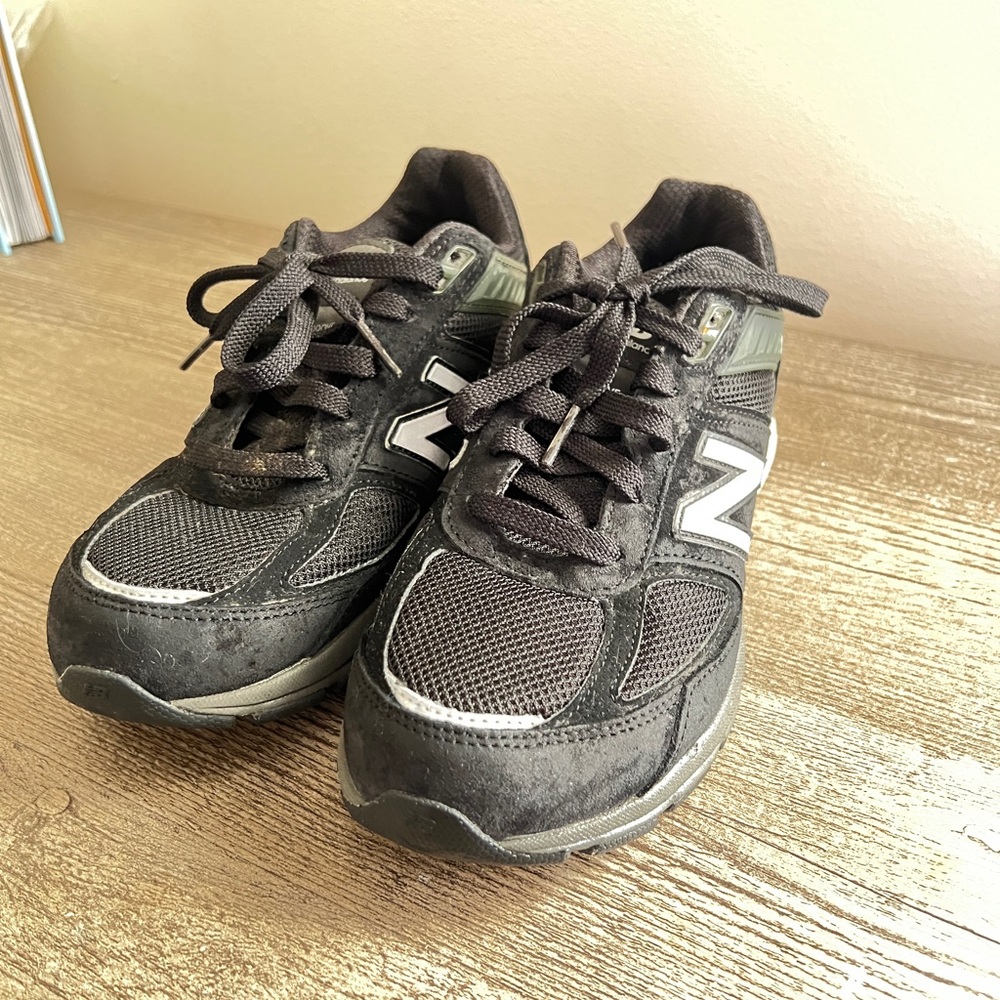 New Balance 990 Big Kids size 5.5/ Women's size 7